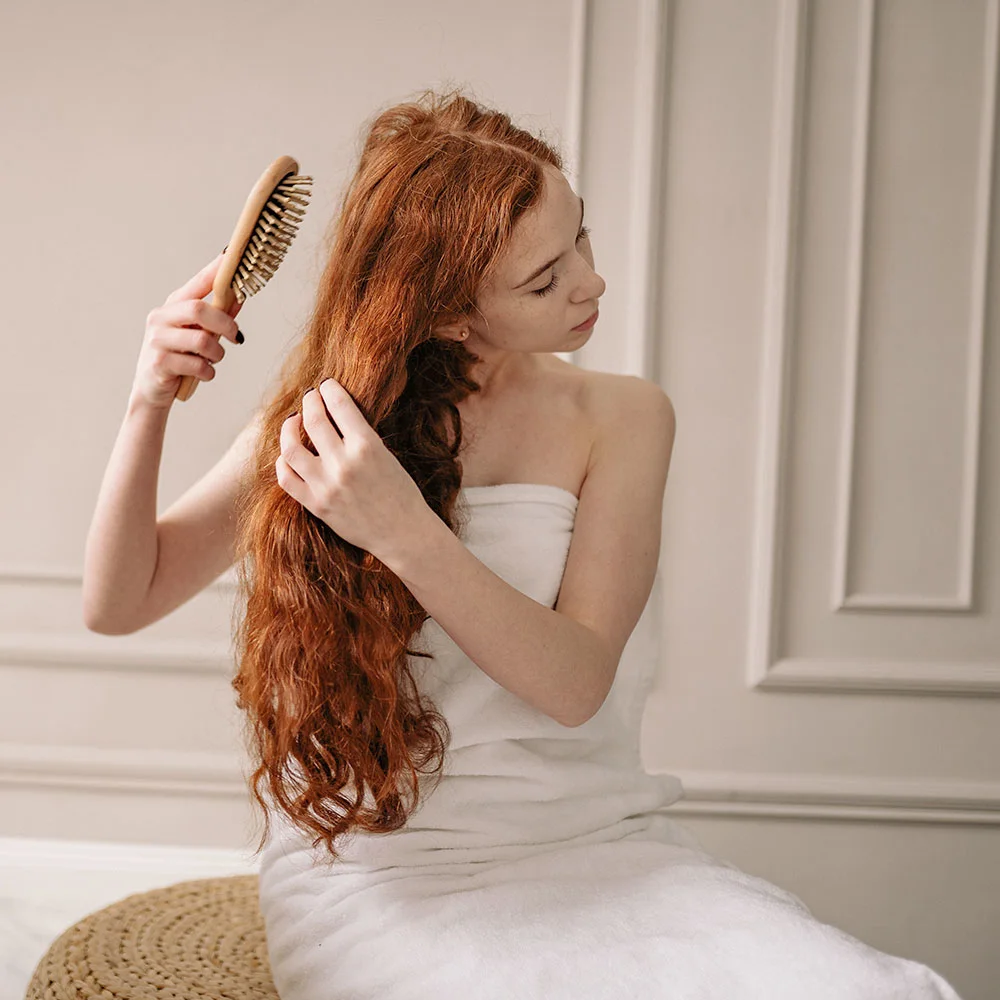 Uneven hairline: causes, male vs. female, treatments - Desktop Image