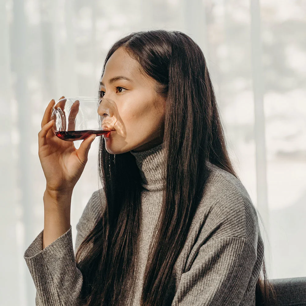 The effects of alcohol on skin and aging - Desktop Image