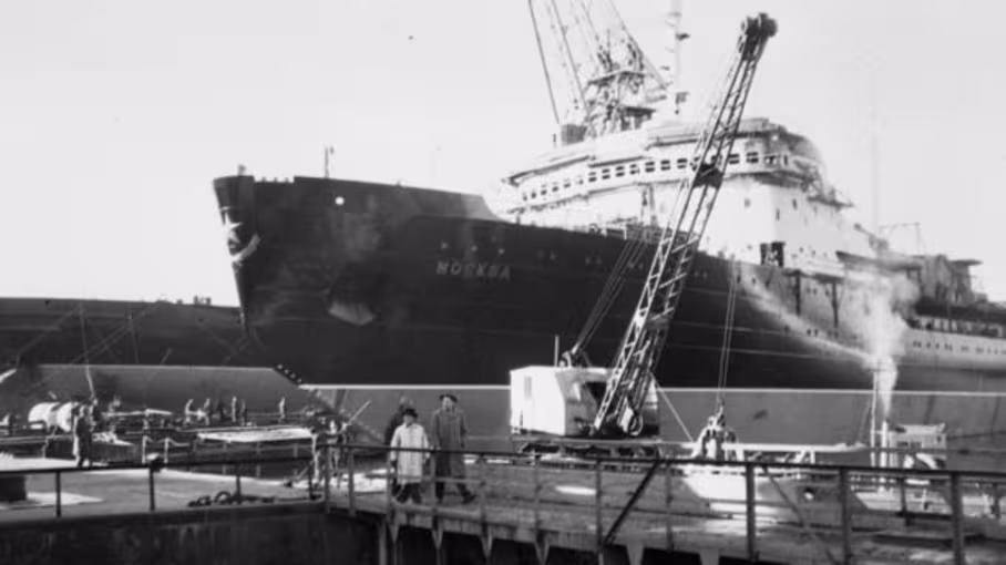 Der rettende Eisbrecher "Moskva" Eisbrecher Moskva in der Werft