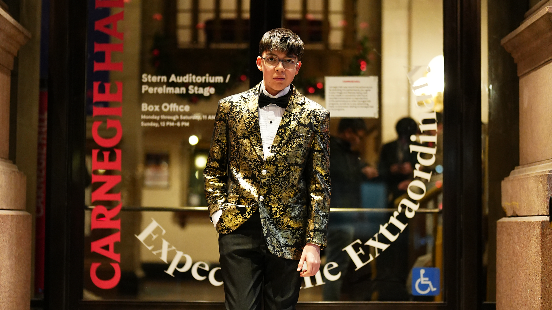 Emanuel de la Torre vor der Carnegie Hall