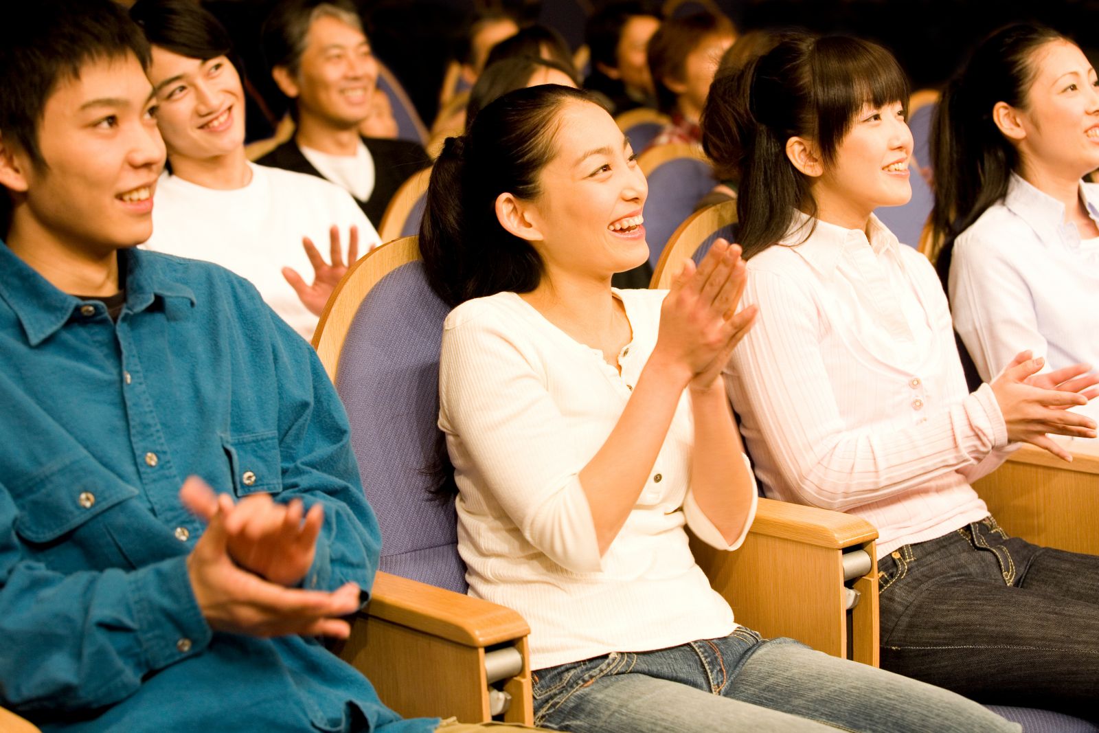Junge Menschen im Konzert  |  Junge Menschen im Konzert 
