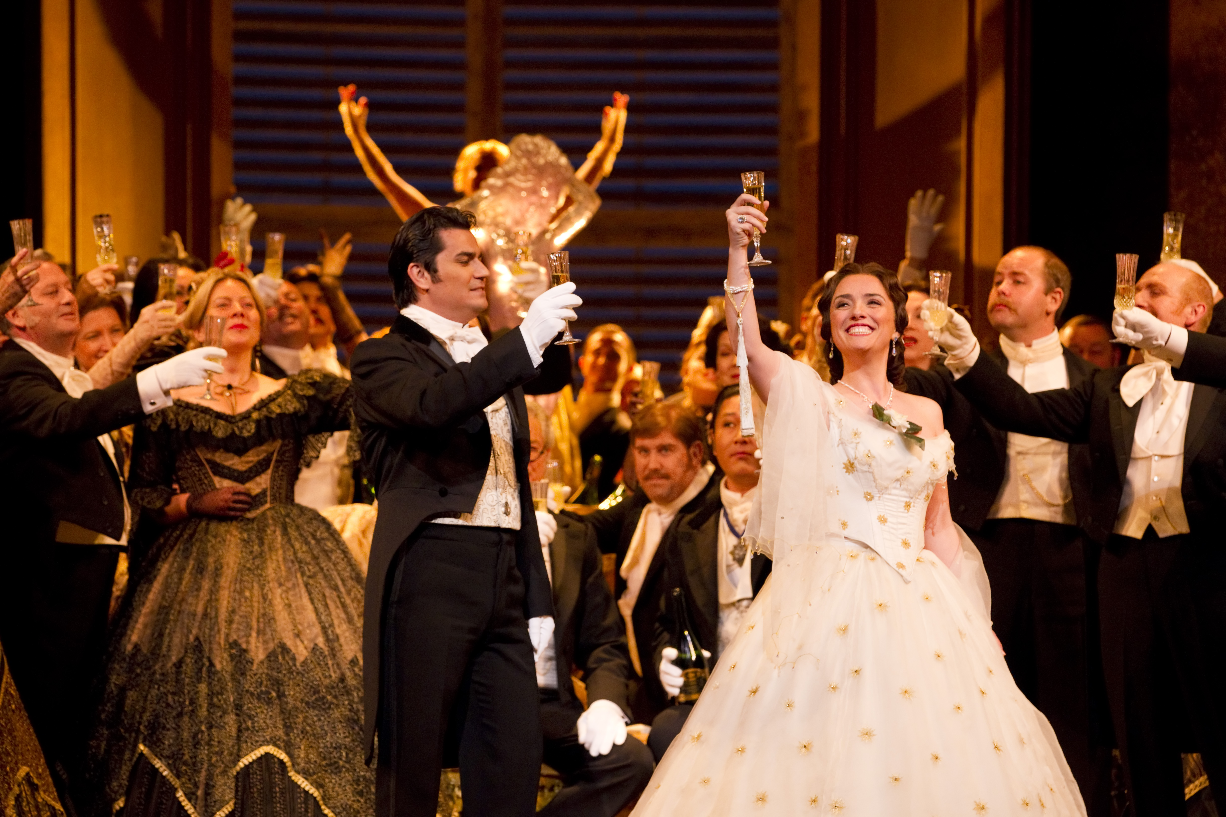 La Traviata. Giovanni Sala als Alfredo & Ermonela Jaho als Violetta