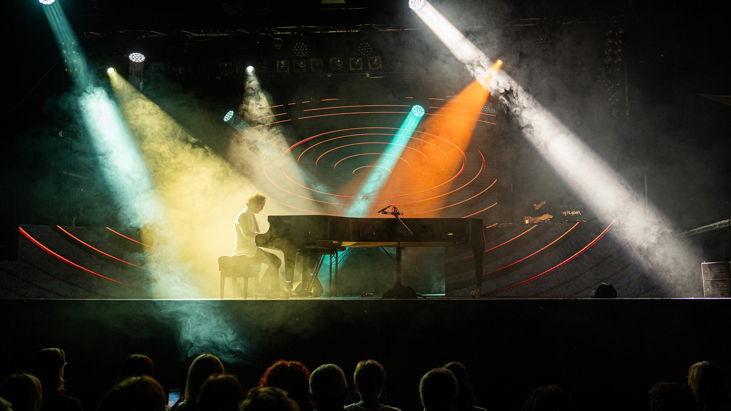 Leon Gurvitch am Klavier im Club