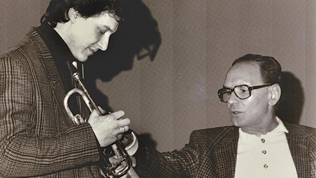 Ennio Morricone während Soundtrack-Aufnahmen mit seinem Freund Mauro Maur