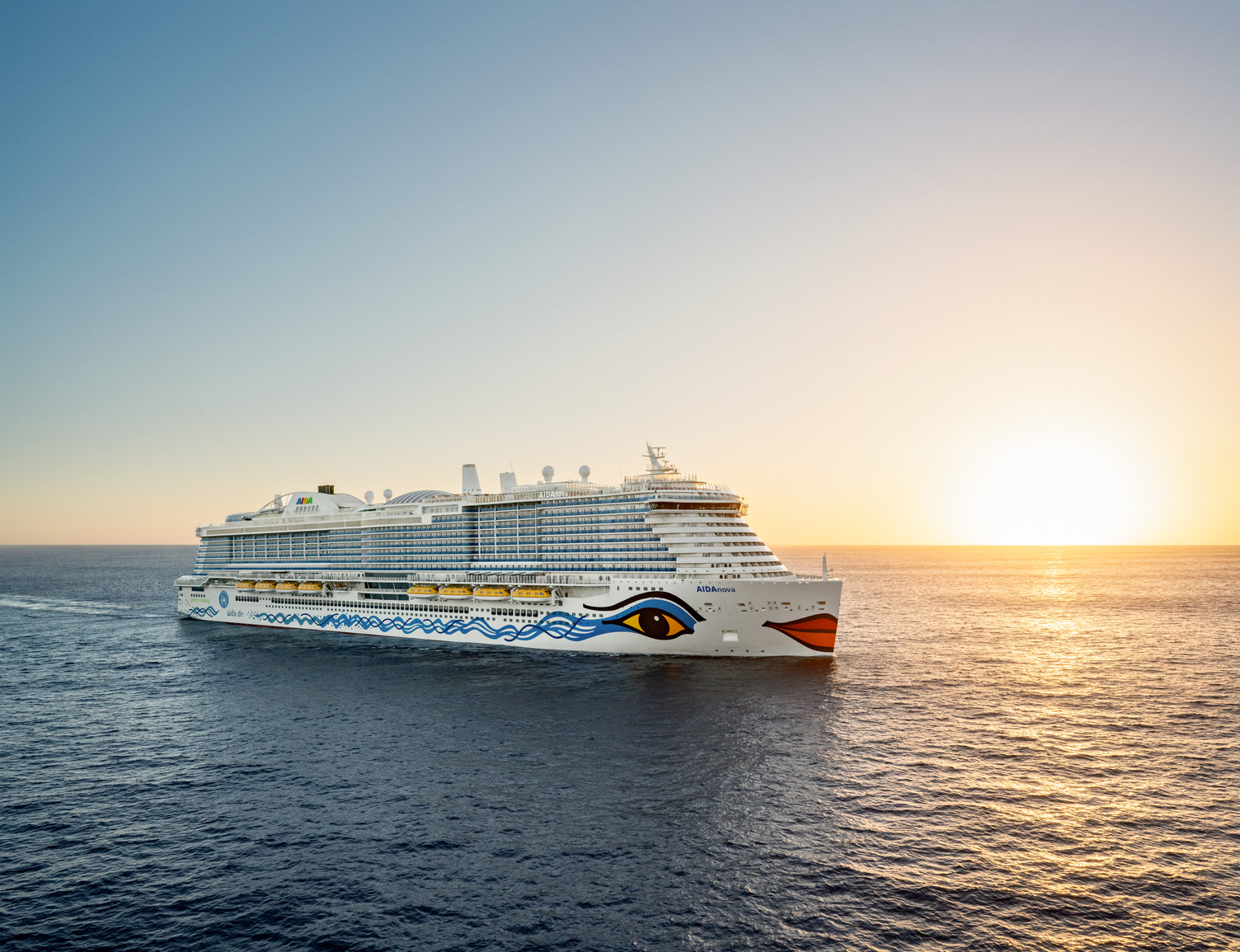 AIDA Kreuzfahrt in Clubatmosphäre Kussmund Kreuzfahrtschiff