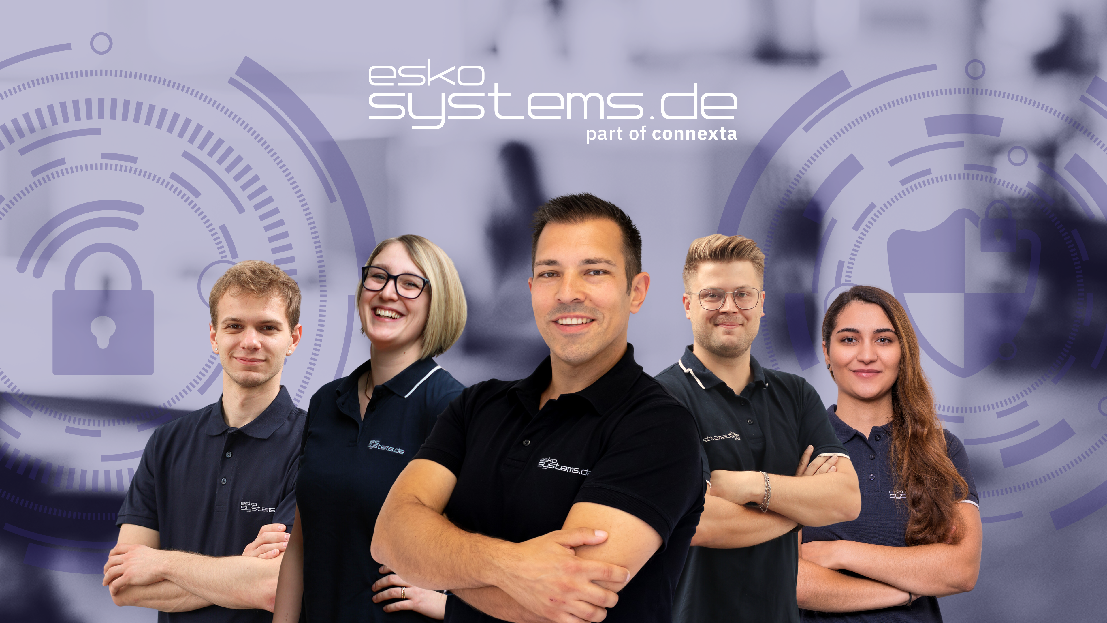 Fünf Personen in Firmenkleidung stehen vor einem digitalen Hintergrund mit Sicherheitssymbolen und dem Logo "esko systems.de"