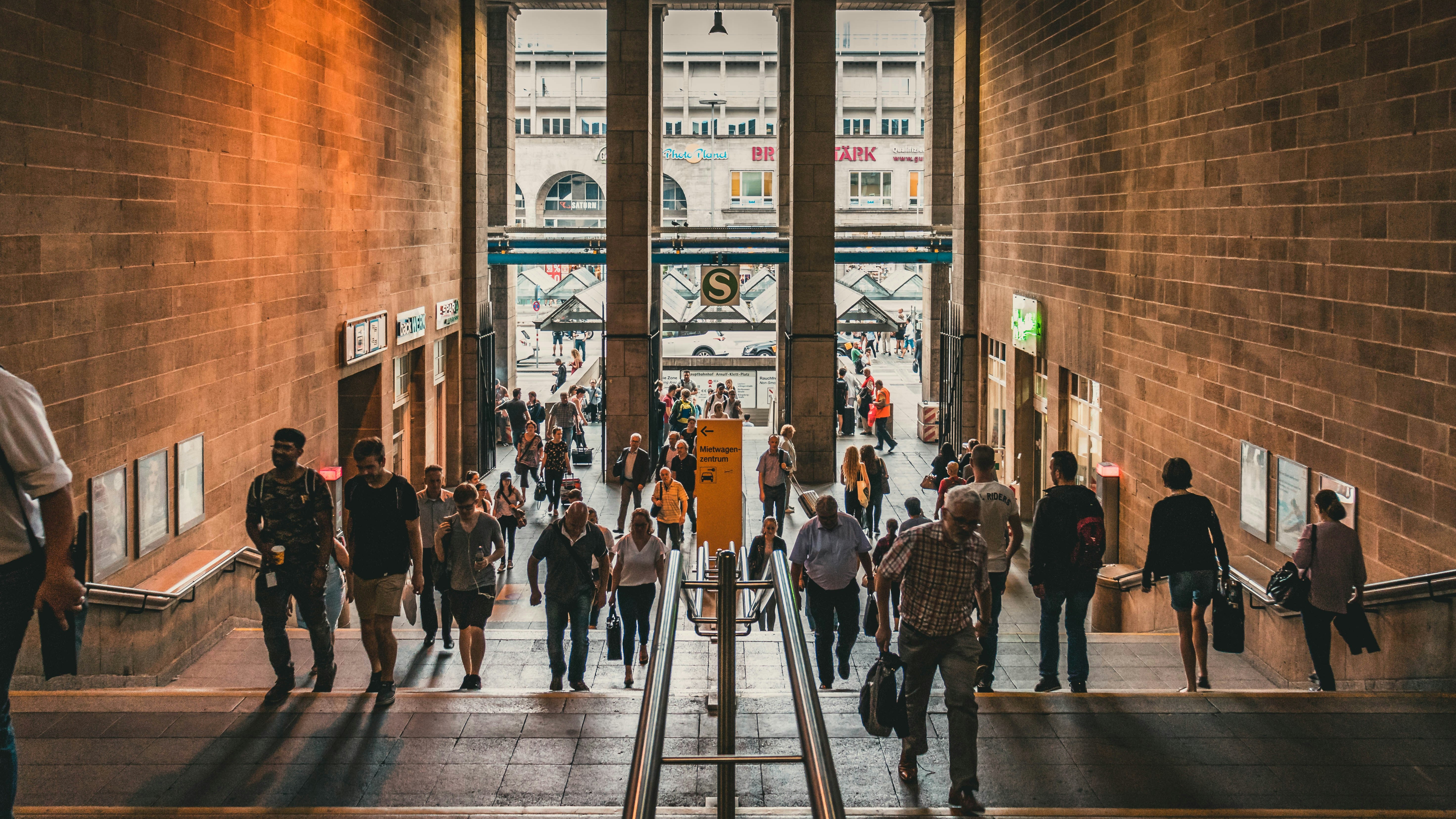 Experiment klassische Musik Bern Bahnhof