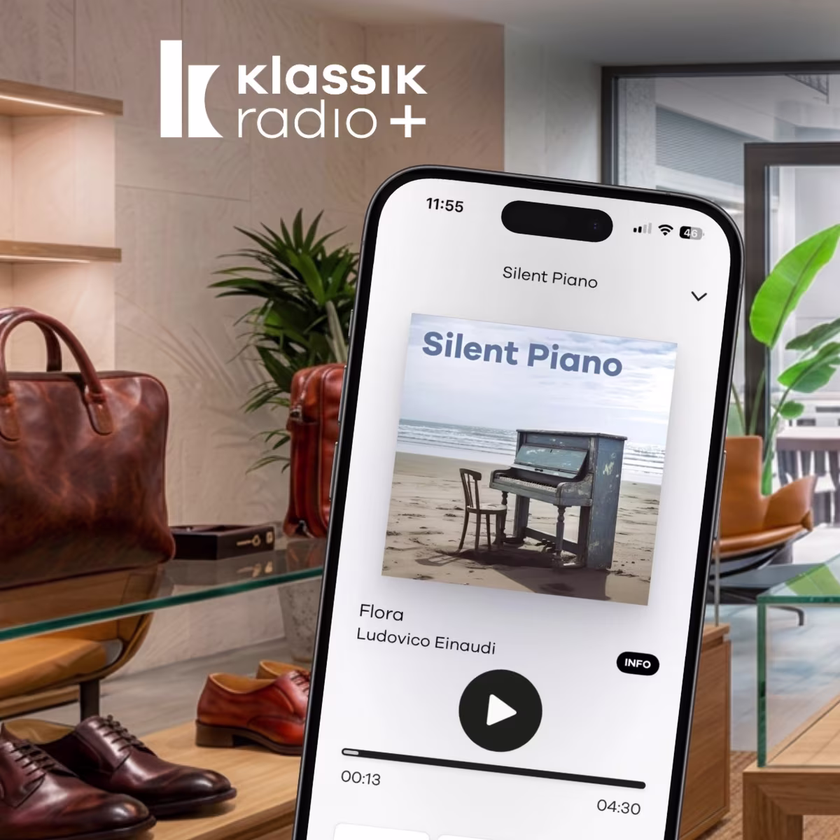Modegeschäft mit Herrenmode und dazu der Sender Silent Piano