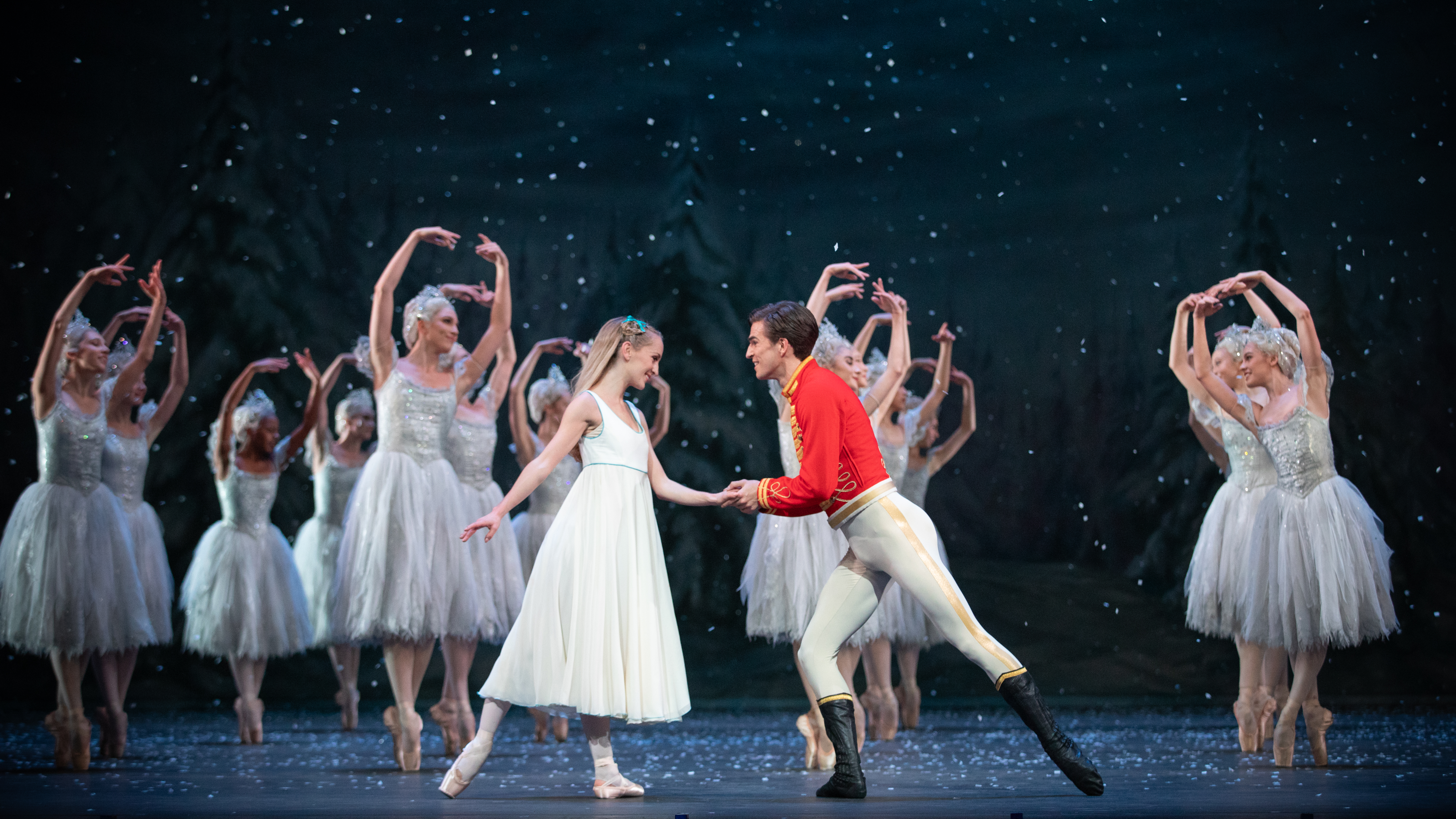 Der Nussknacker Sophie Allnatt as Clara and Leo Dixon as Hans Peter, The Nutcracker (c) 2023 Alice Pennefather