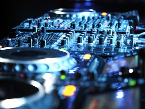 Musikrichtung mit ganz viel Geschichte: Techno | Beats Radio