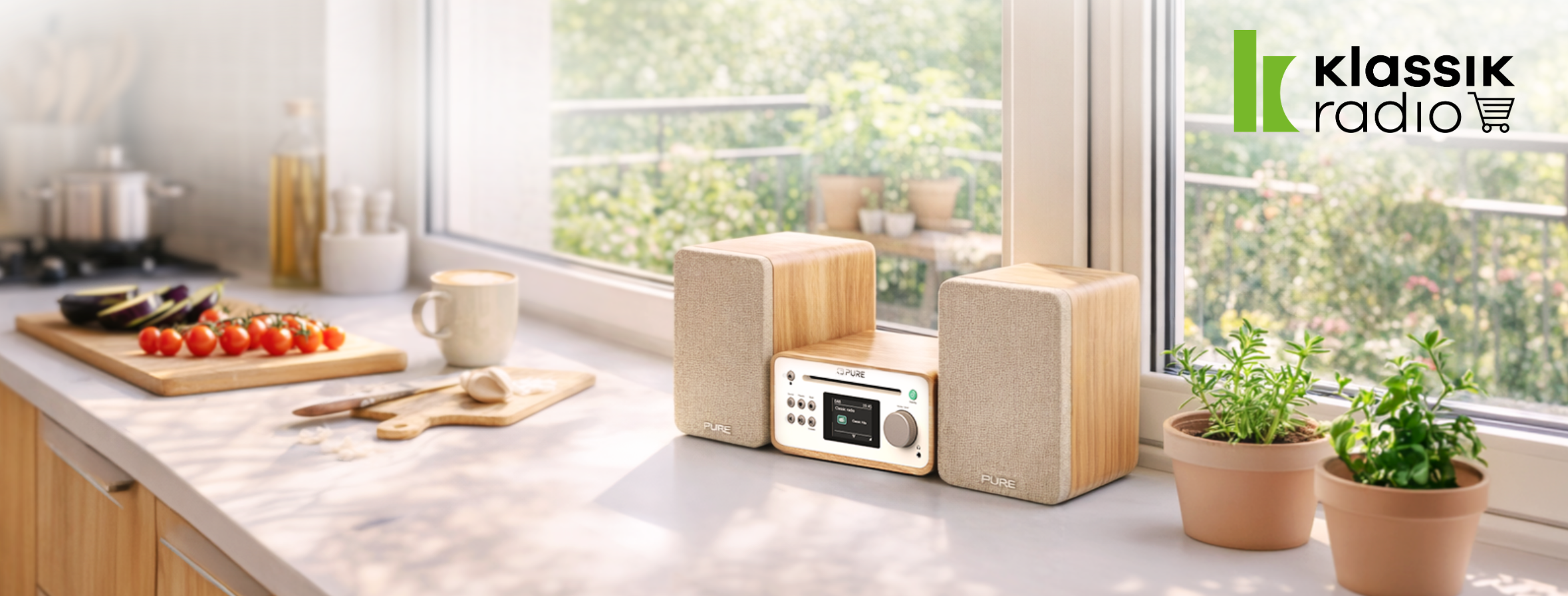 Pure Stereo Mini Radio mit DAB+ steht auf Küchenzeile.