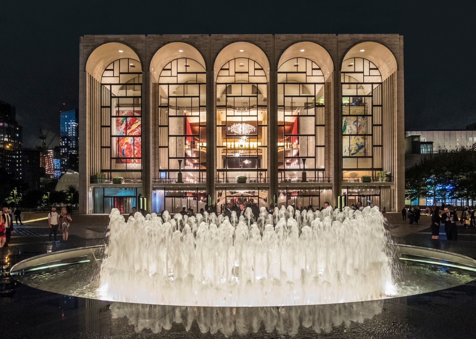   Metropolitan Opera House 