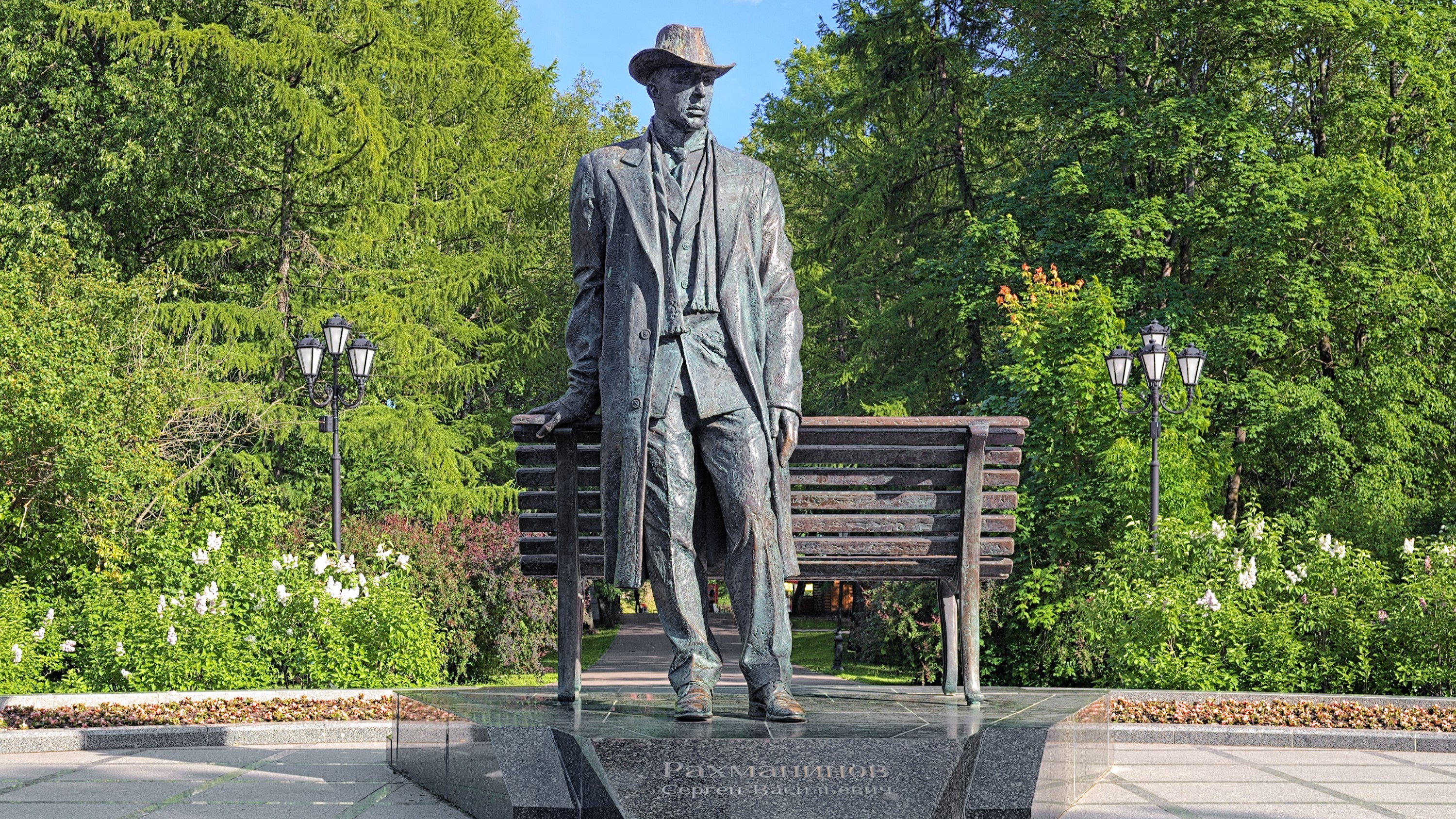 Rachmaninov-Statue