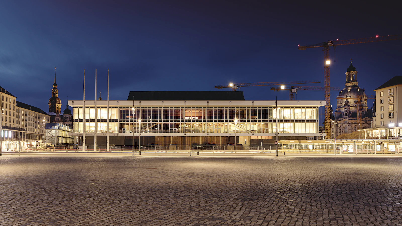 Außenaufnahme: Kulturpalast Dresden
