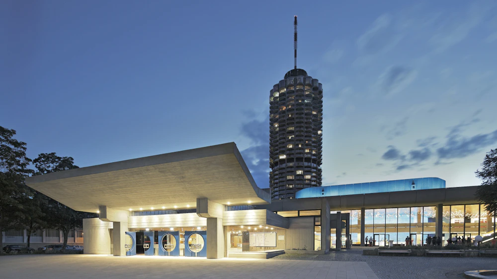 Außenaufnahme: Kongress am Park (ehem. Kongresshalle) in Augsburg