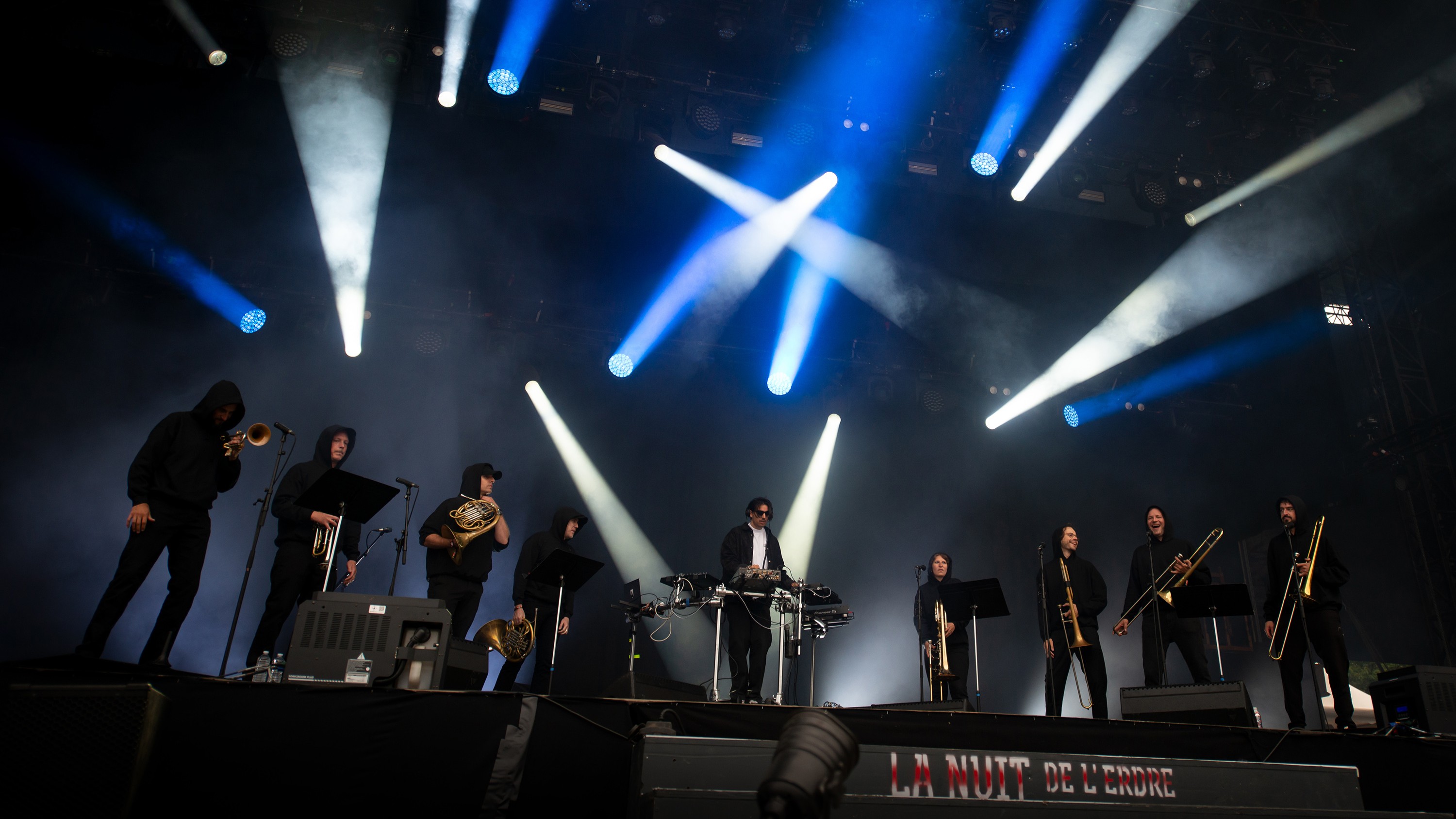Apashe Live