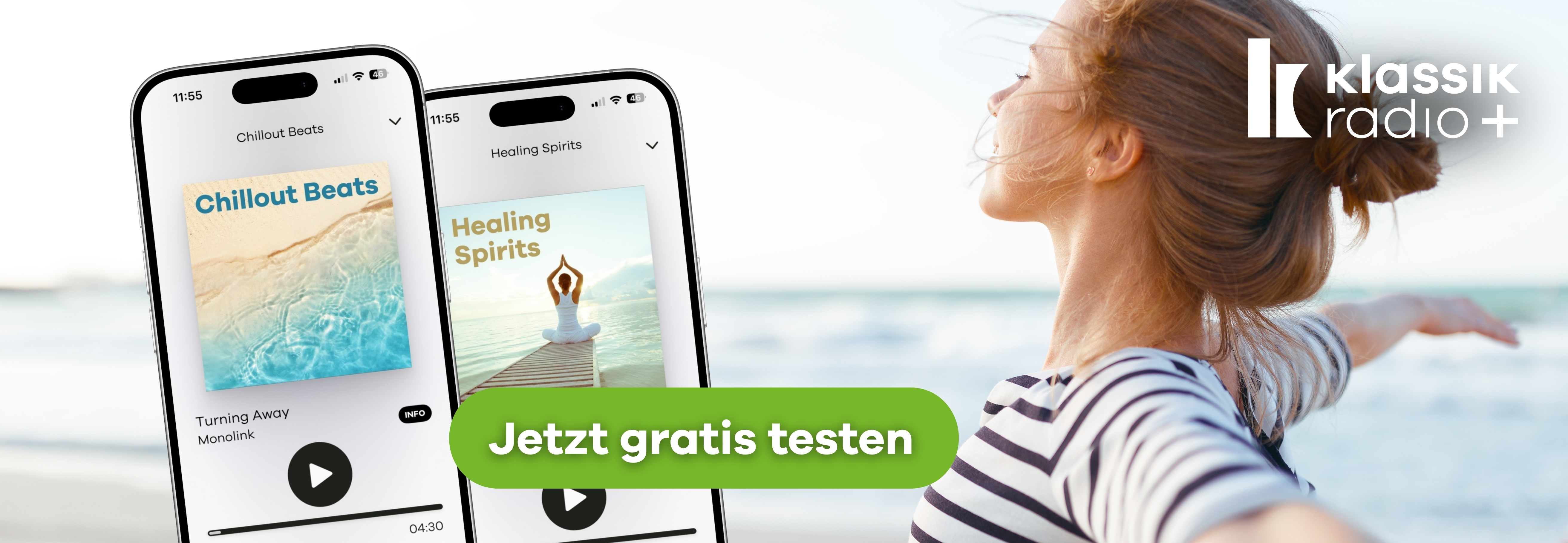 Frau genießt die Zeit am Meer