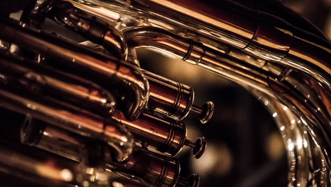 Die Tuba In Der Klassischen Musik Eine Klangvolle Reise Durch Die die-tuba-in-der-klassischen-musik-eine-klangvolle-reise-durch-die