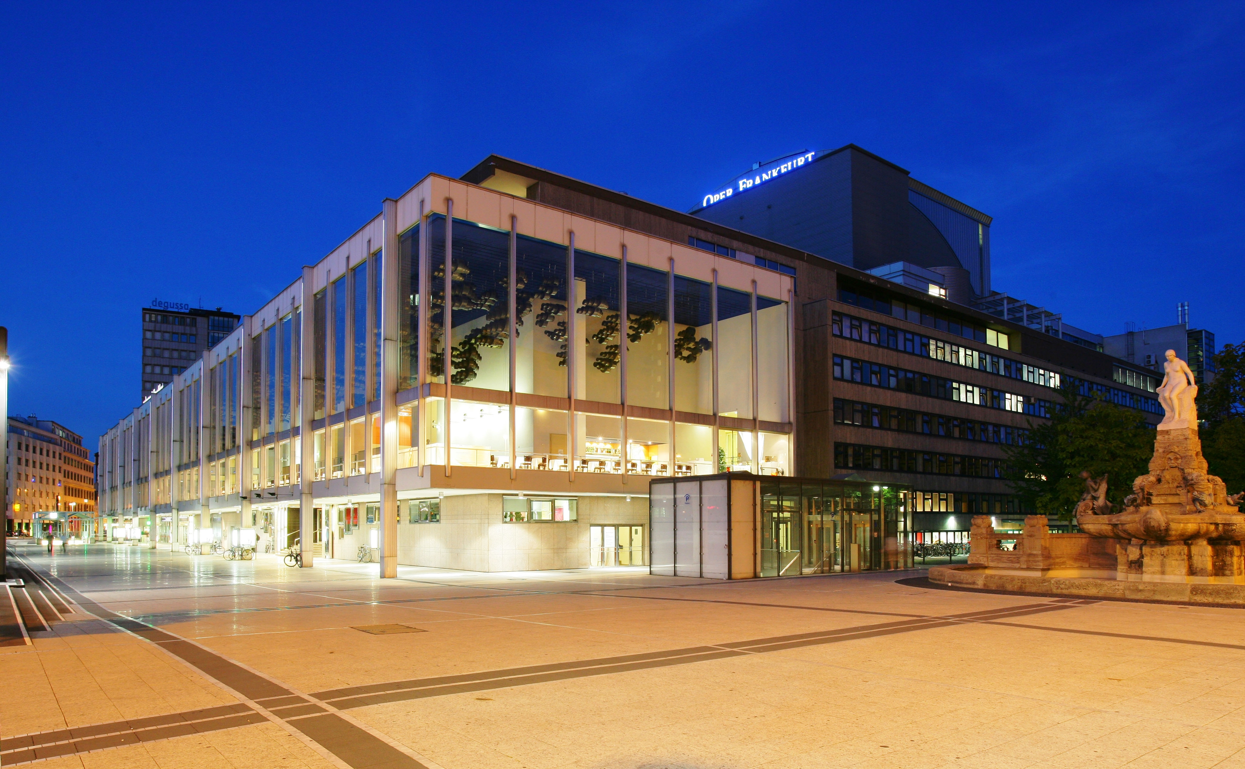 Außenansicht Oper Frankfurt 