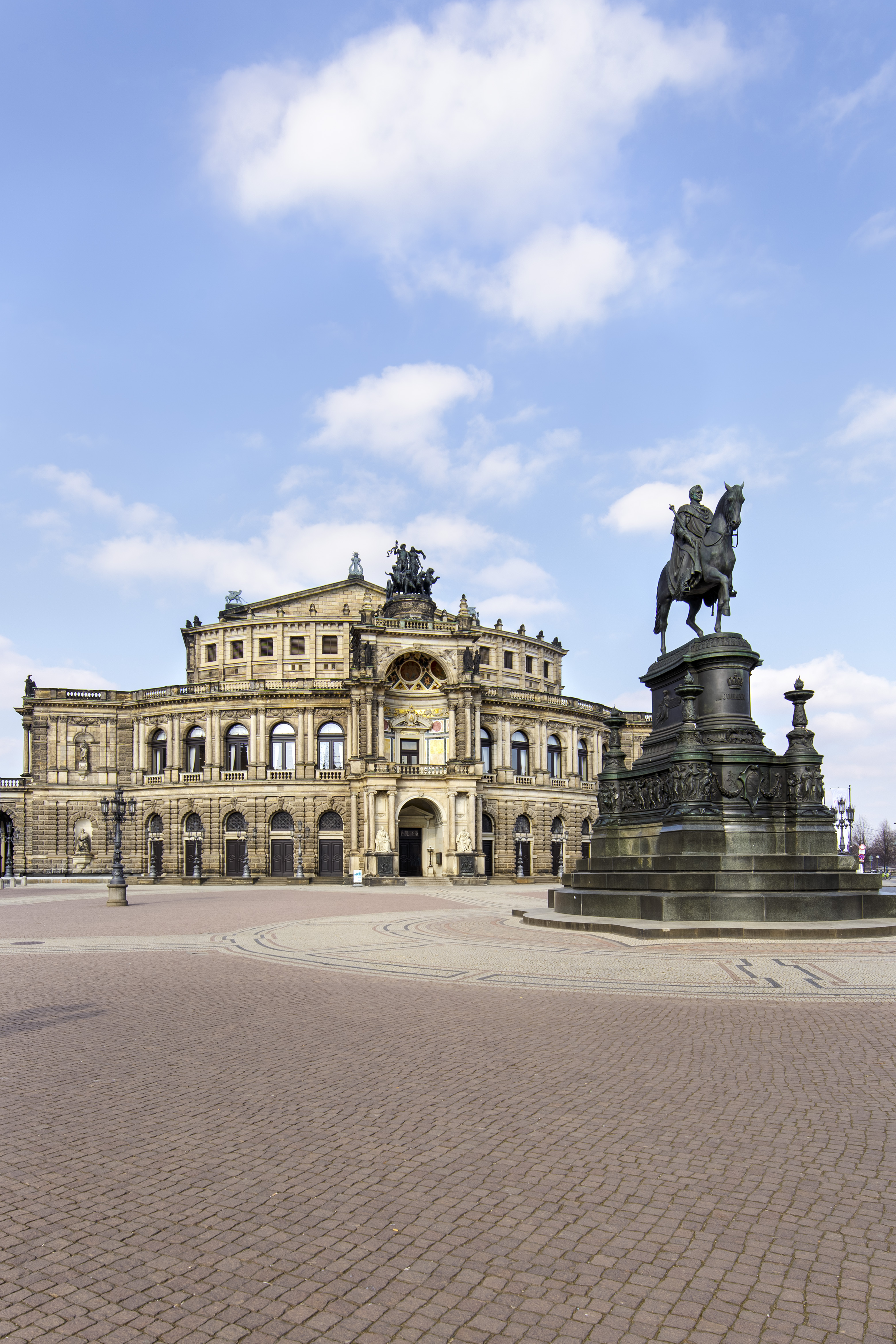 Zukunft oder bereits Alltag? KI auf der Bühne 