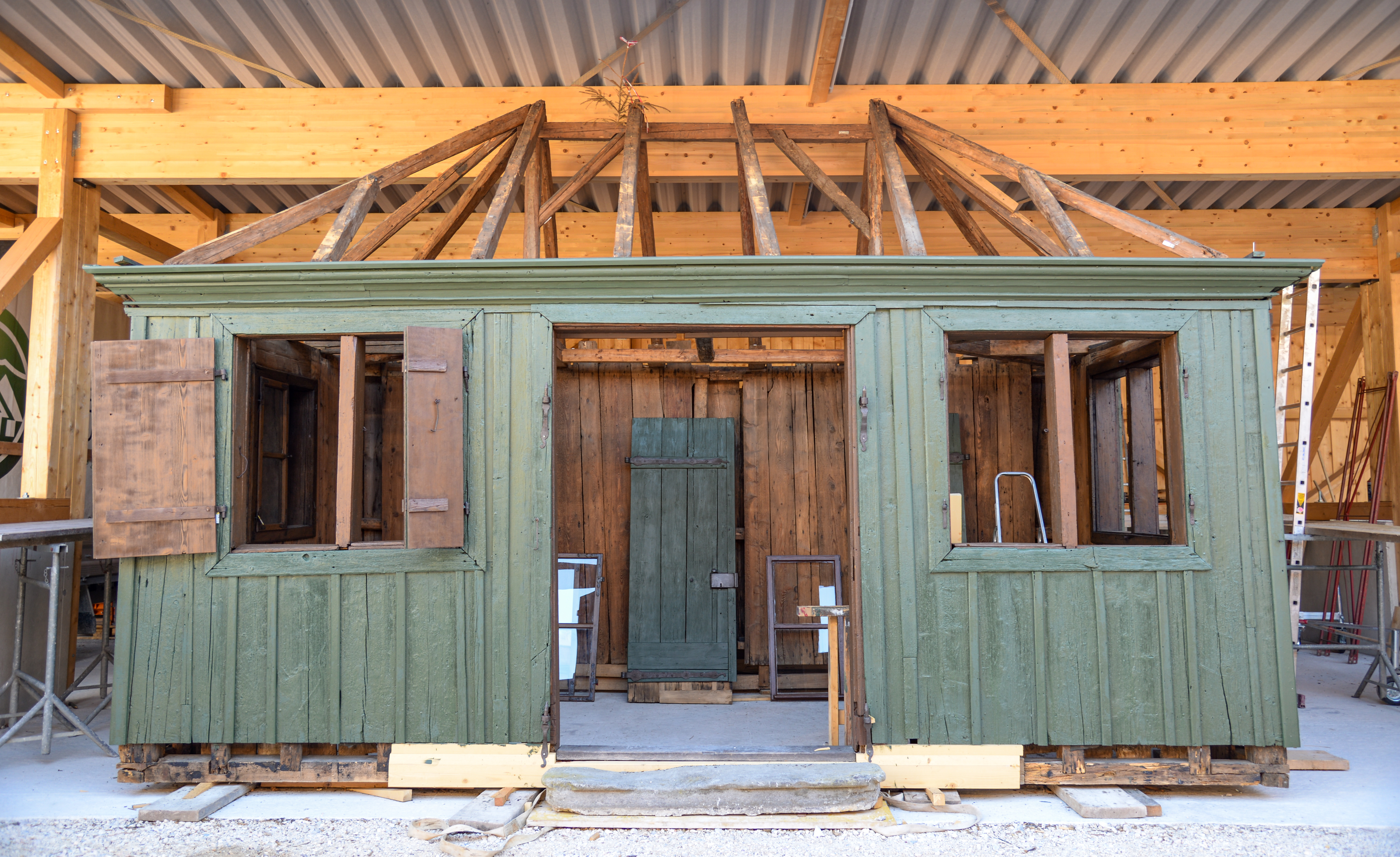 Während der Restauration des Zauberflötenhäuschens 