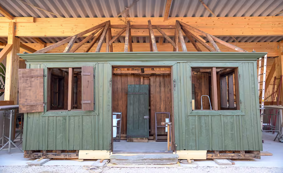 Während der Restauration des Zauberflötenhäuschens