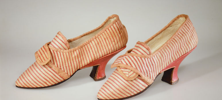 Frauenschuhe um 1780