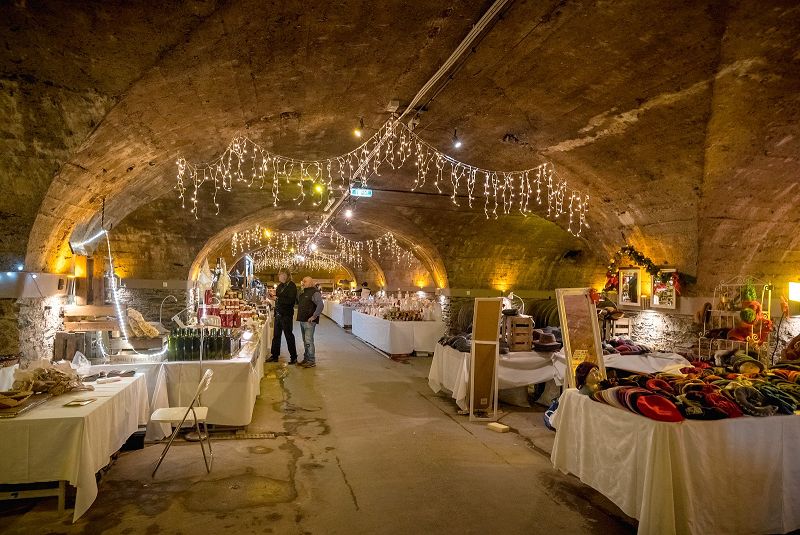 Kellergewölbe beim Mosel-Wein-Nachts-Markt