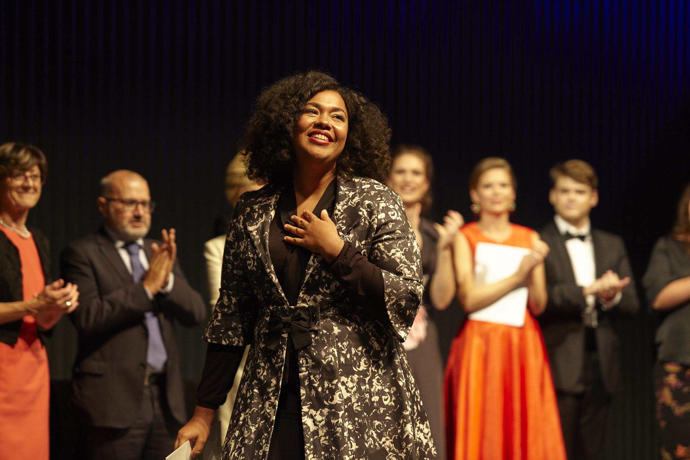 Katia Ledoux über ihren Doppeleinsatz in Oper