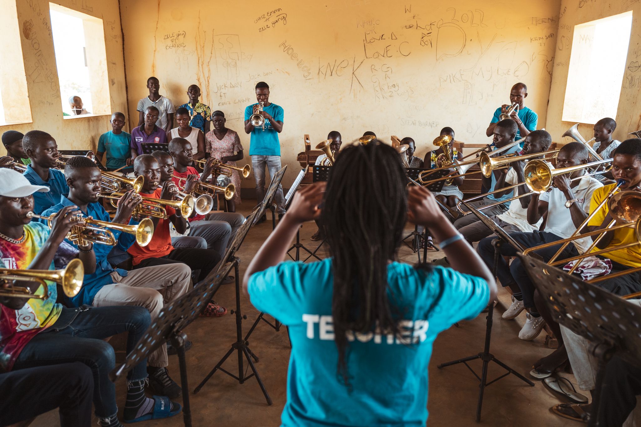 Dringend Instrumente für Uganda gesucht!