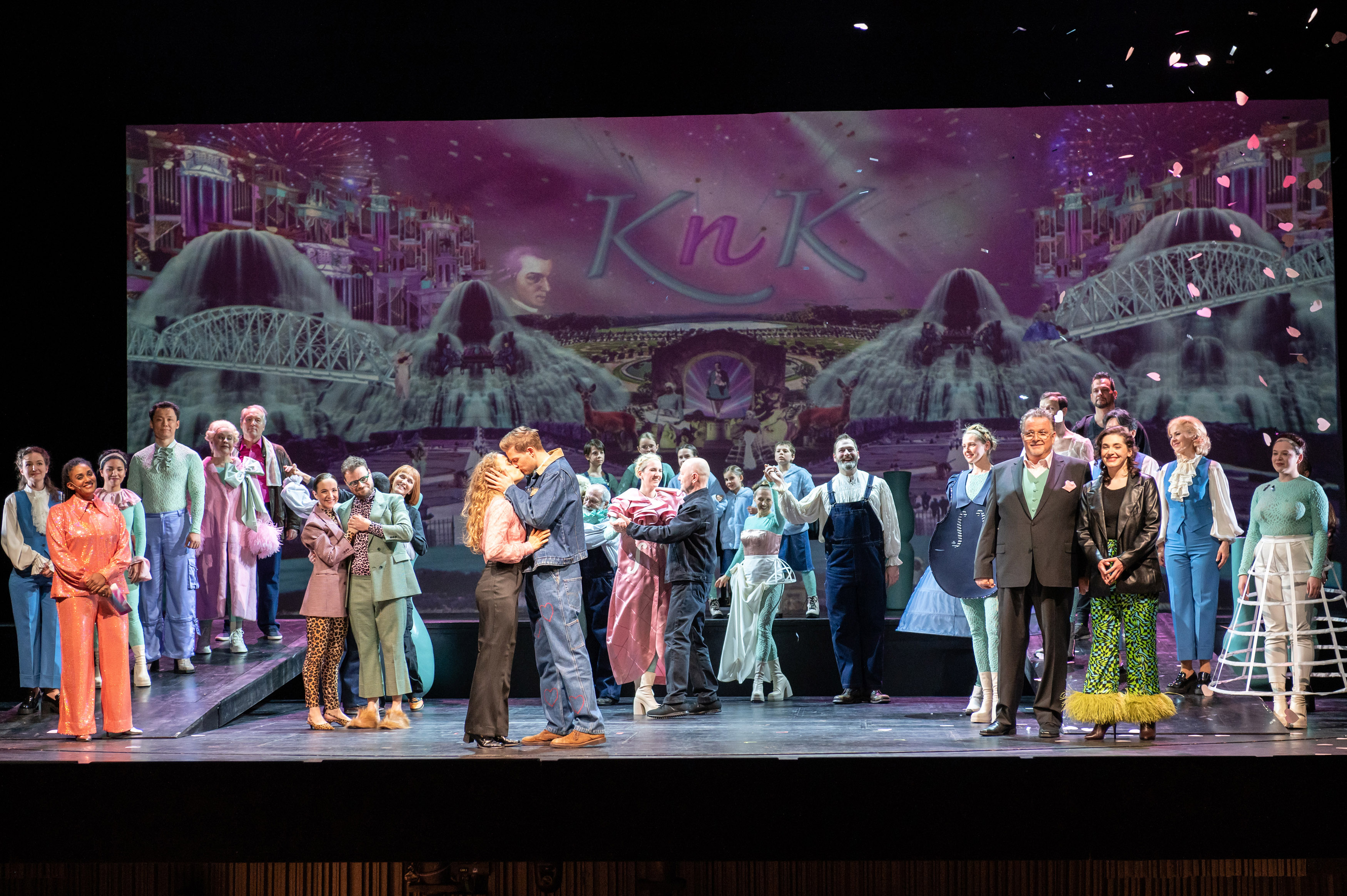  Oper "Des Kaisers neue Walzer"