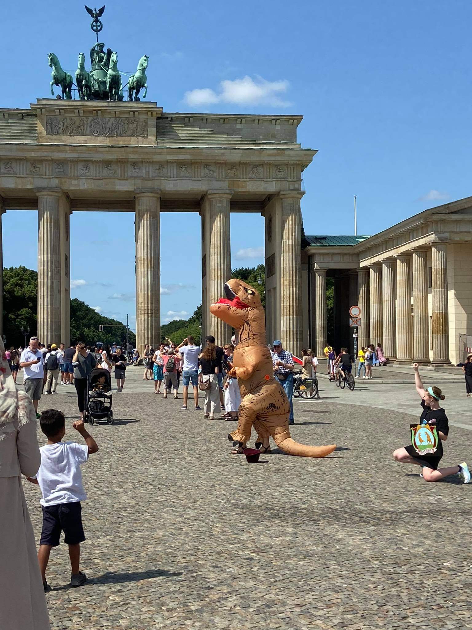 Dinosaurier singen Opernarien in der Hauptstadt