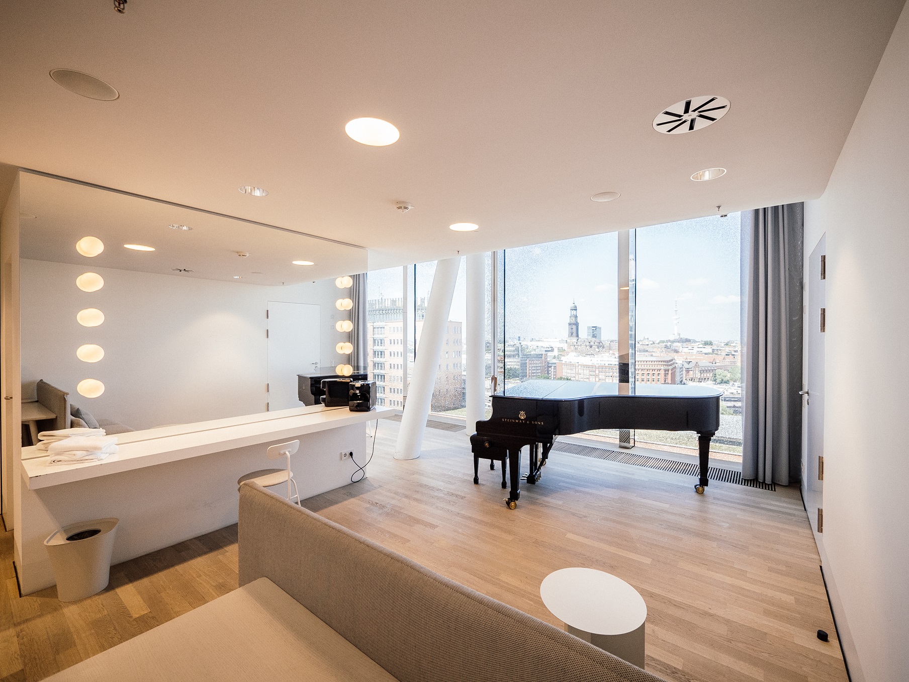 Eine der Künstlergarderoben in der Elbphilharmonie in Hamburg