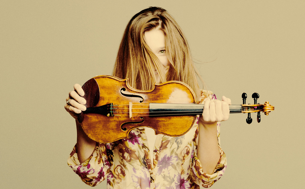 Janine Jansen testet 12 Stradivaris für einen Film