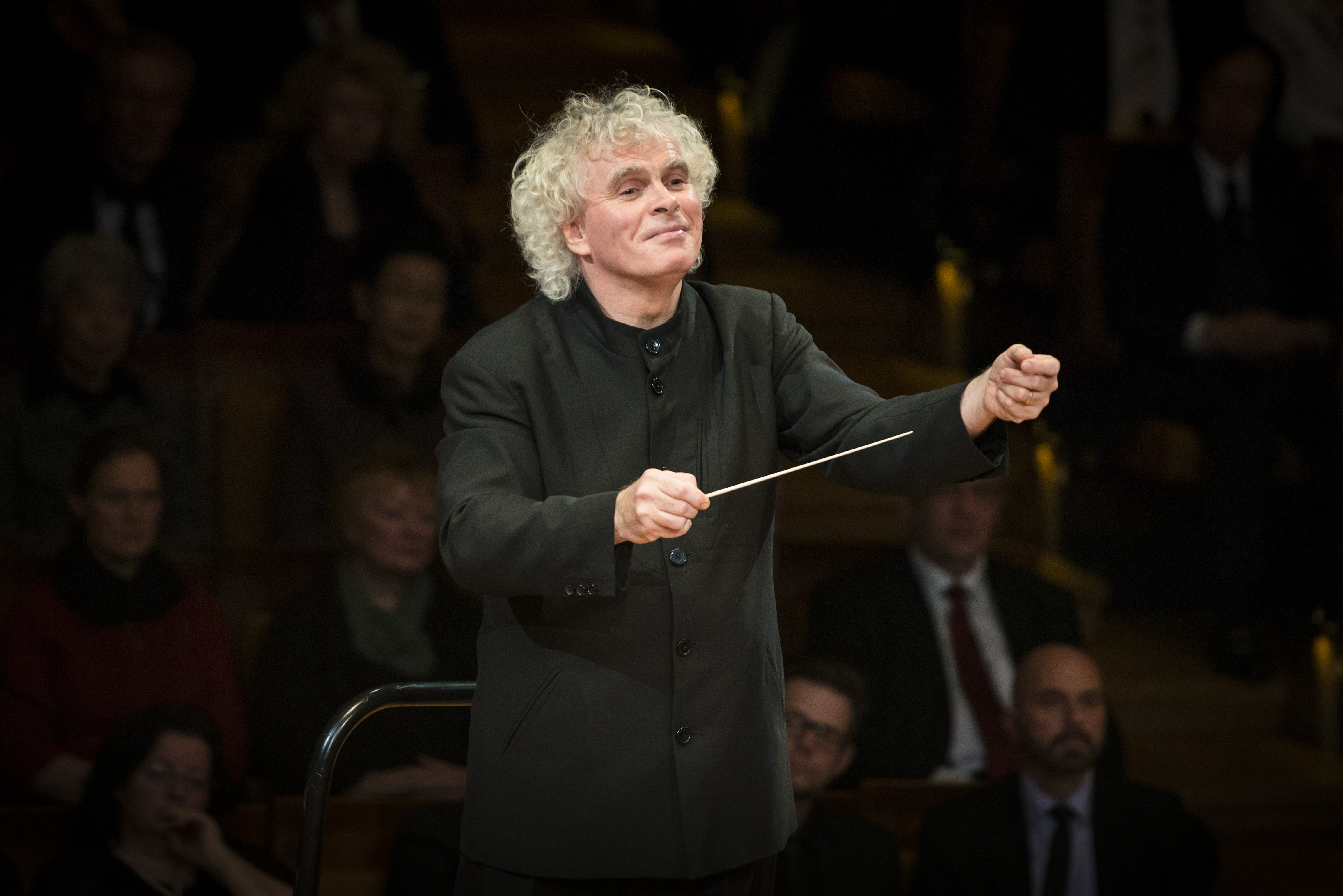 Simon Rattle muss Konzerte wegen Corona absagen
