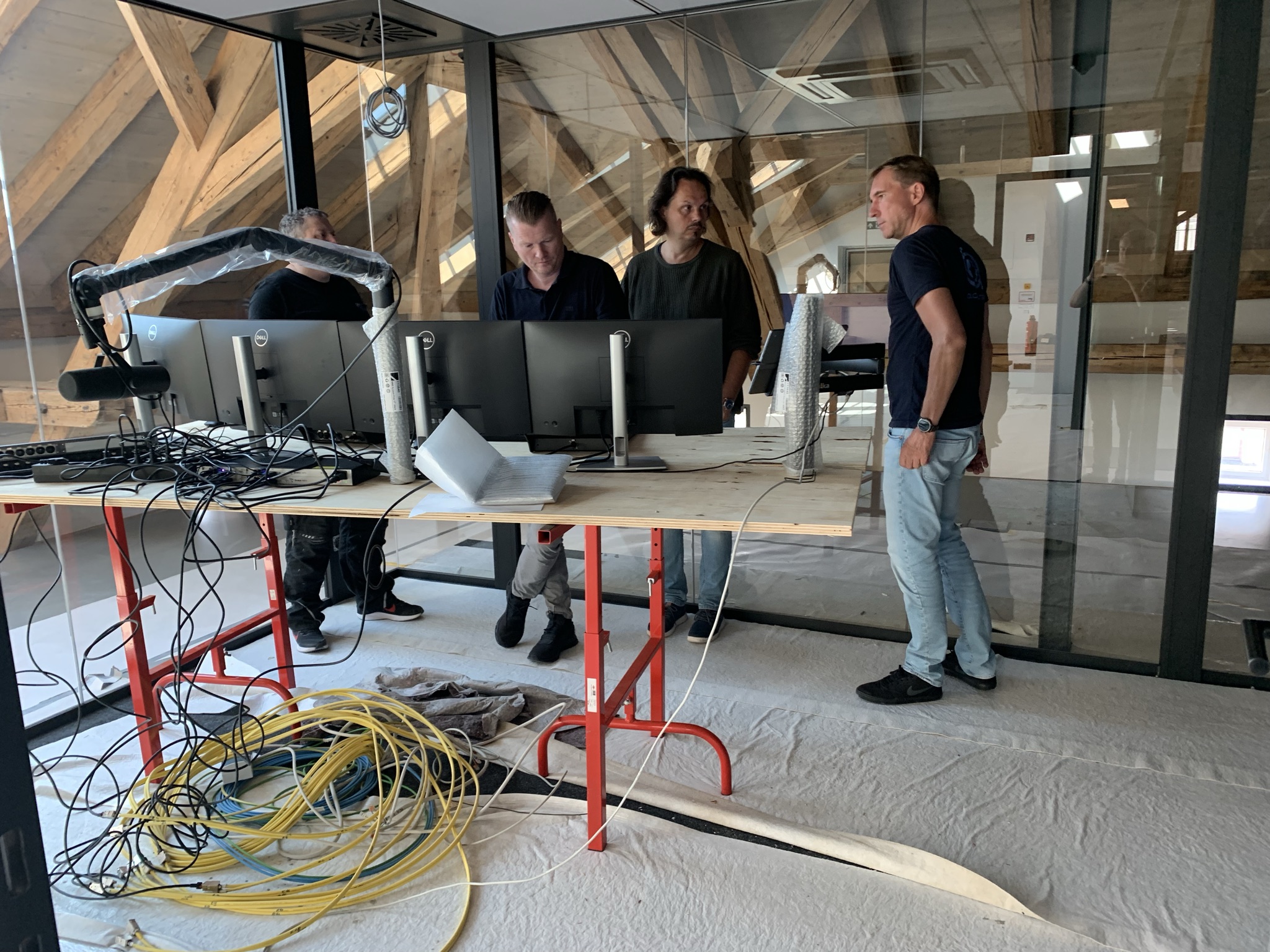 Noch provisorisch: ein Blick in den Sendecube 1