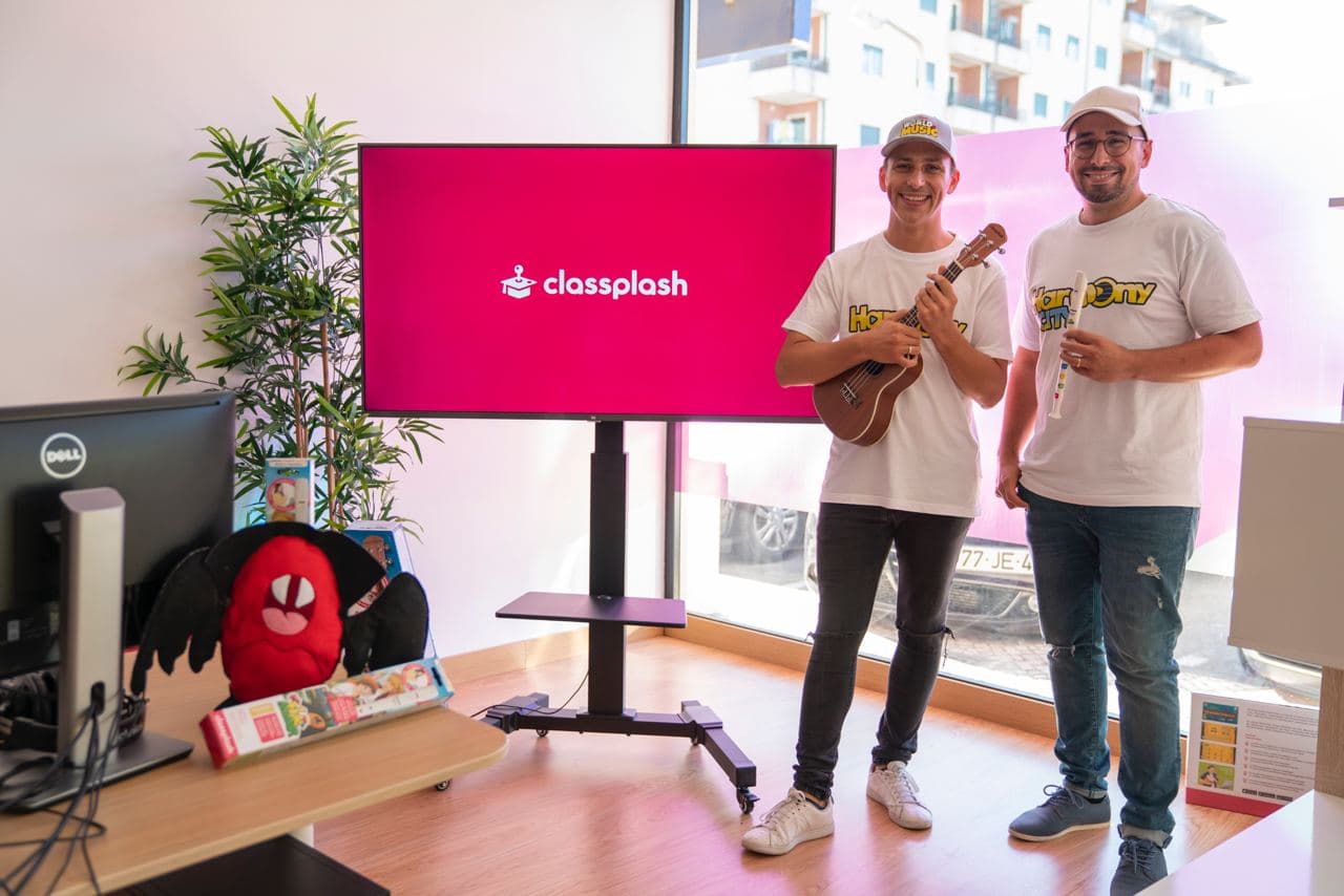 Kinder lernen Noten spielerisch mit Farben