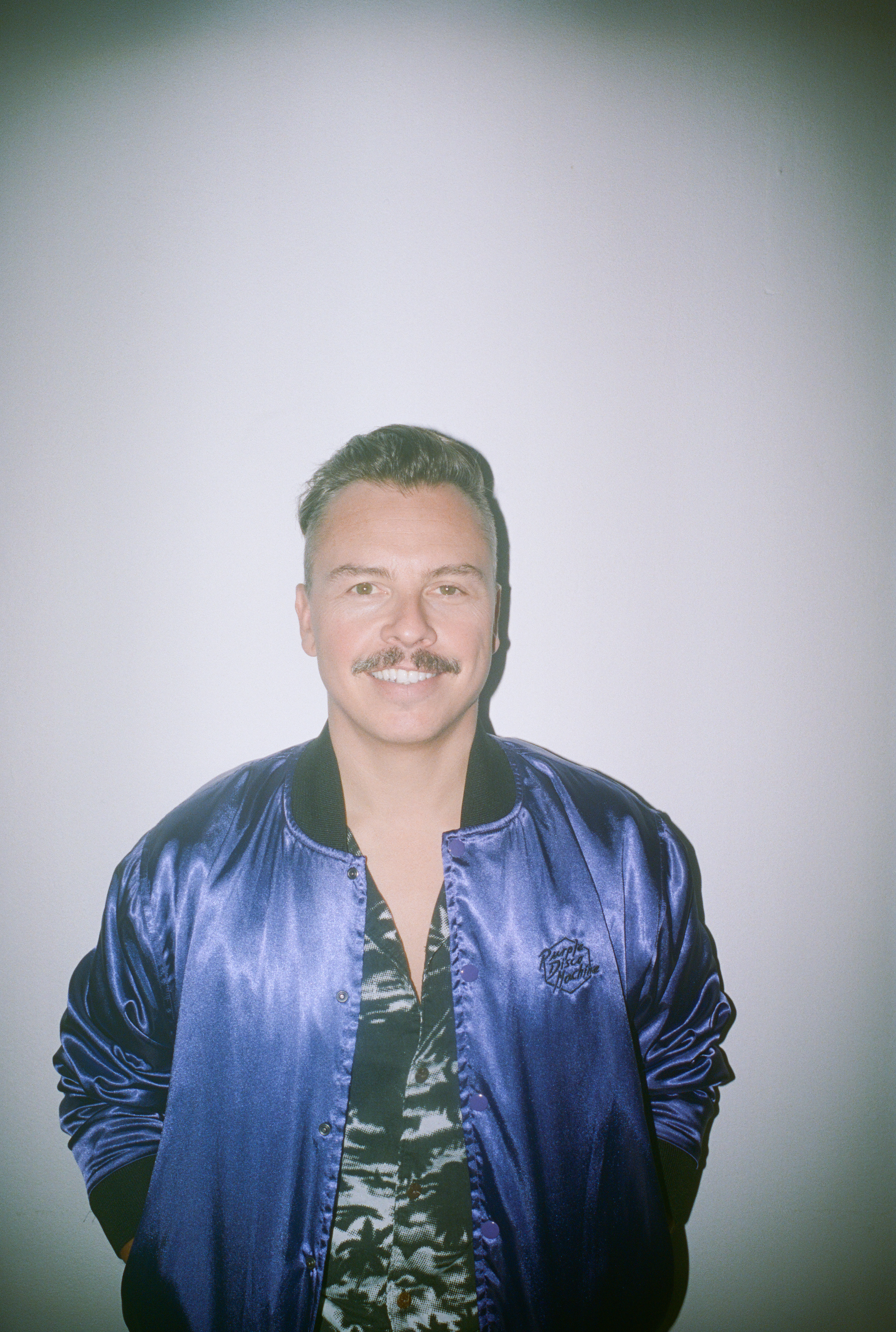 Track von Purple Disco Machine mit bekanntem Sound