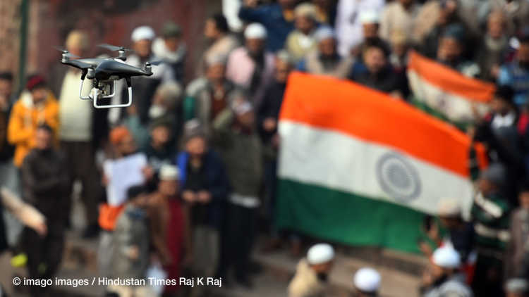 Digitale Überwachung und die Bedrohung ziviler Freiheiten in Indien 