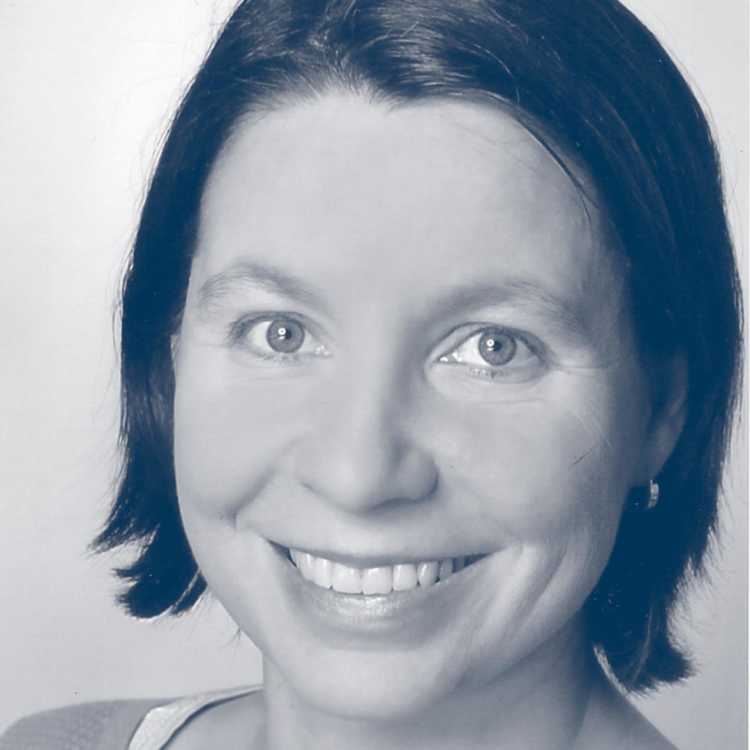 Dr. Lena Giesbert