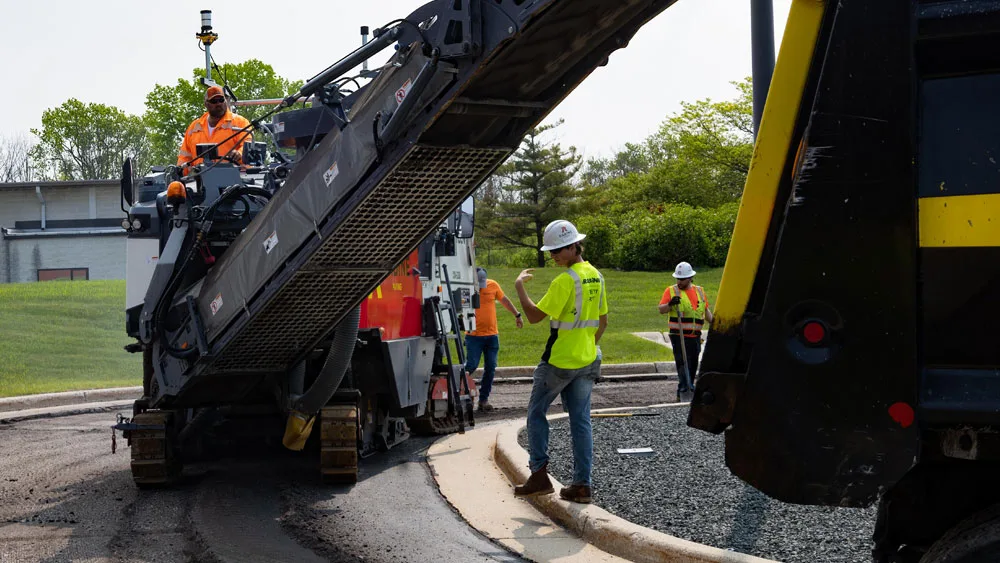 Milling machine on corner