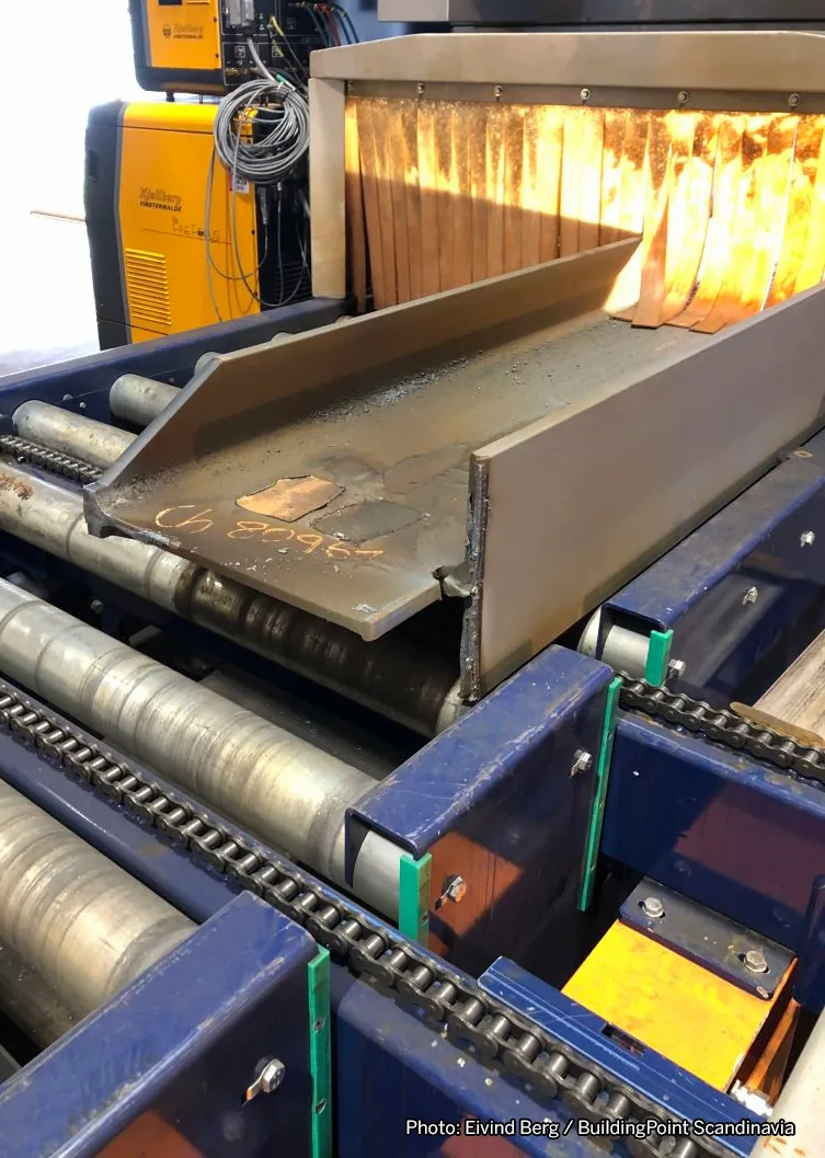 Fabrication machinery. Photo: Eivind Berg / BuildingPoint Scandinavia