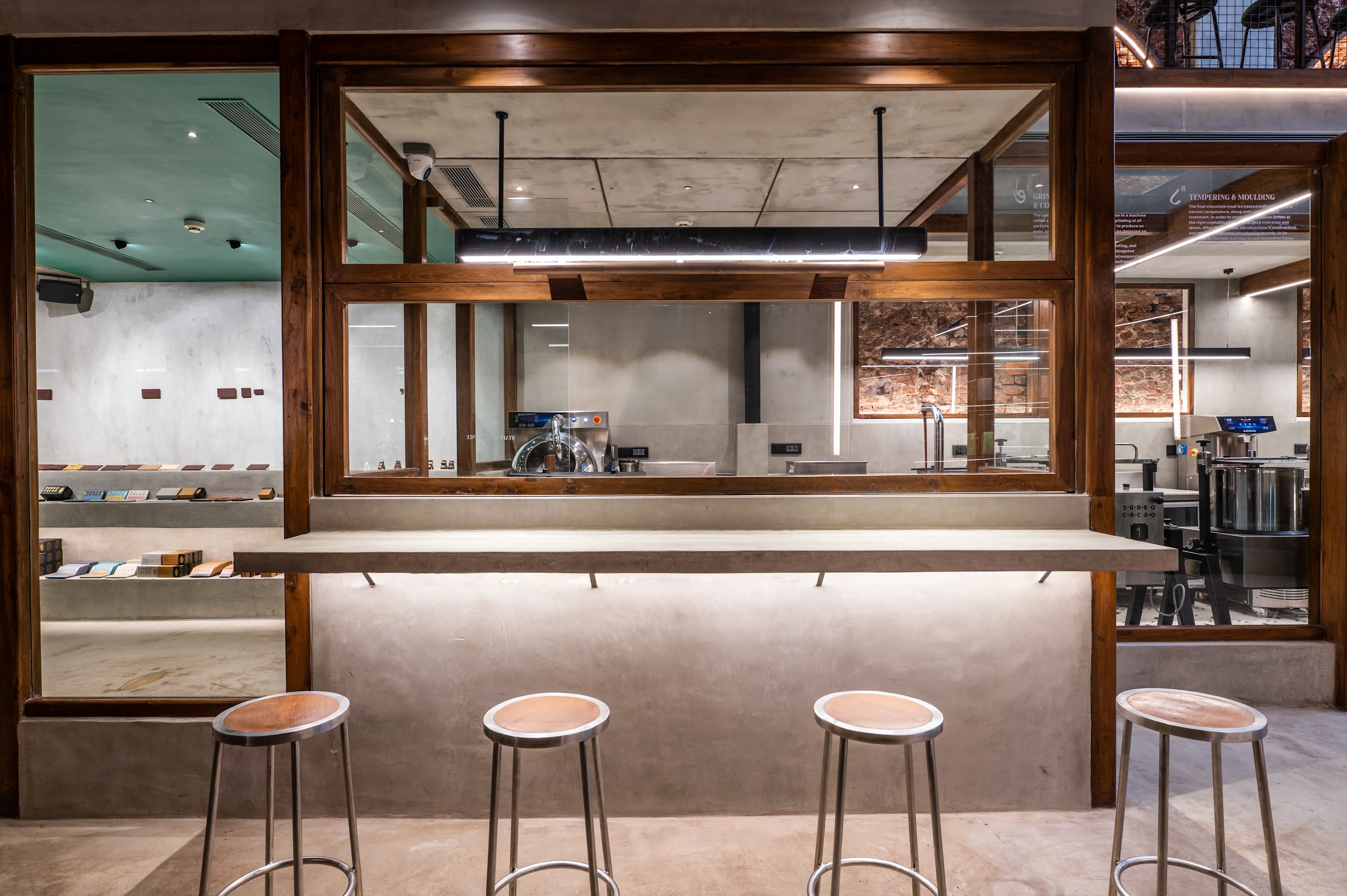 bake bar with seating area