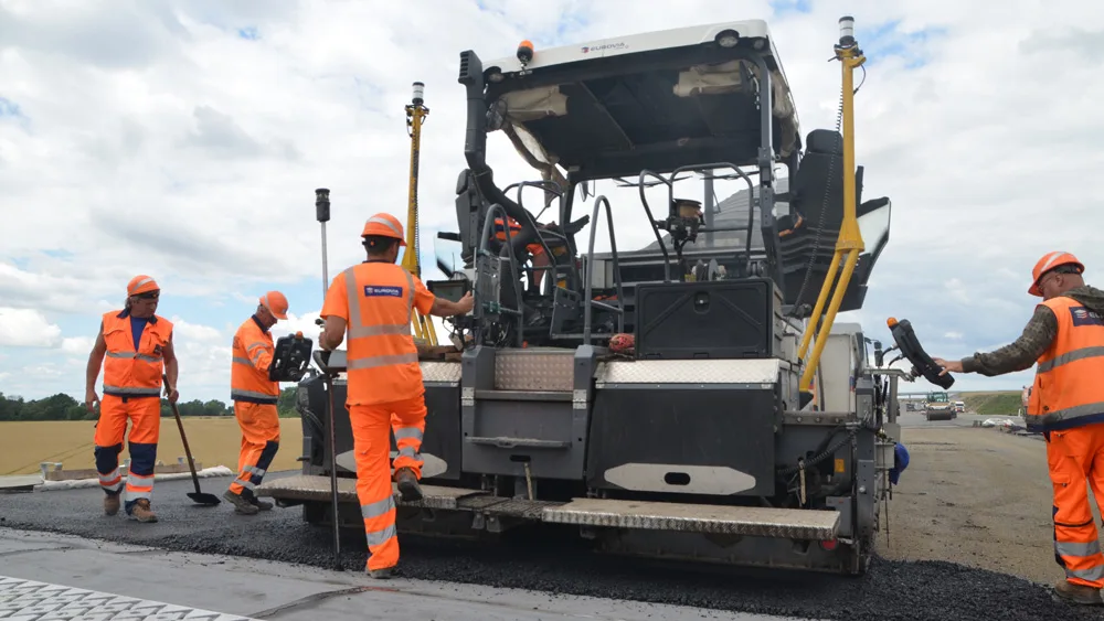 Paver with Trimble Technology