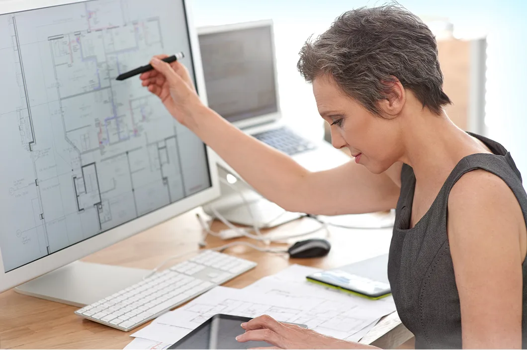 construction-blog-architect-planning-computer-image