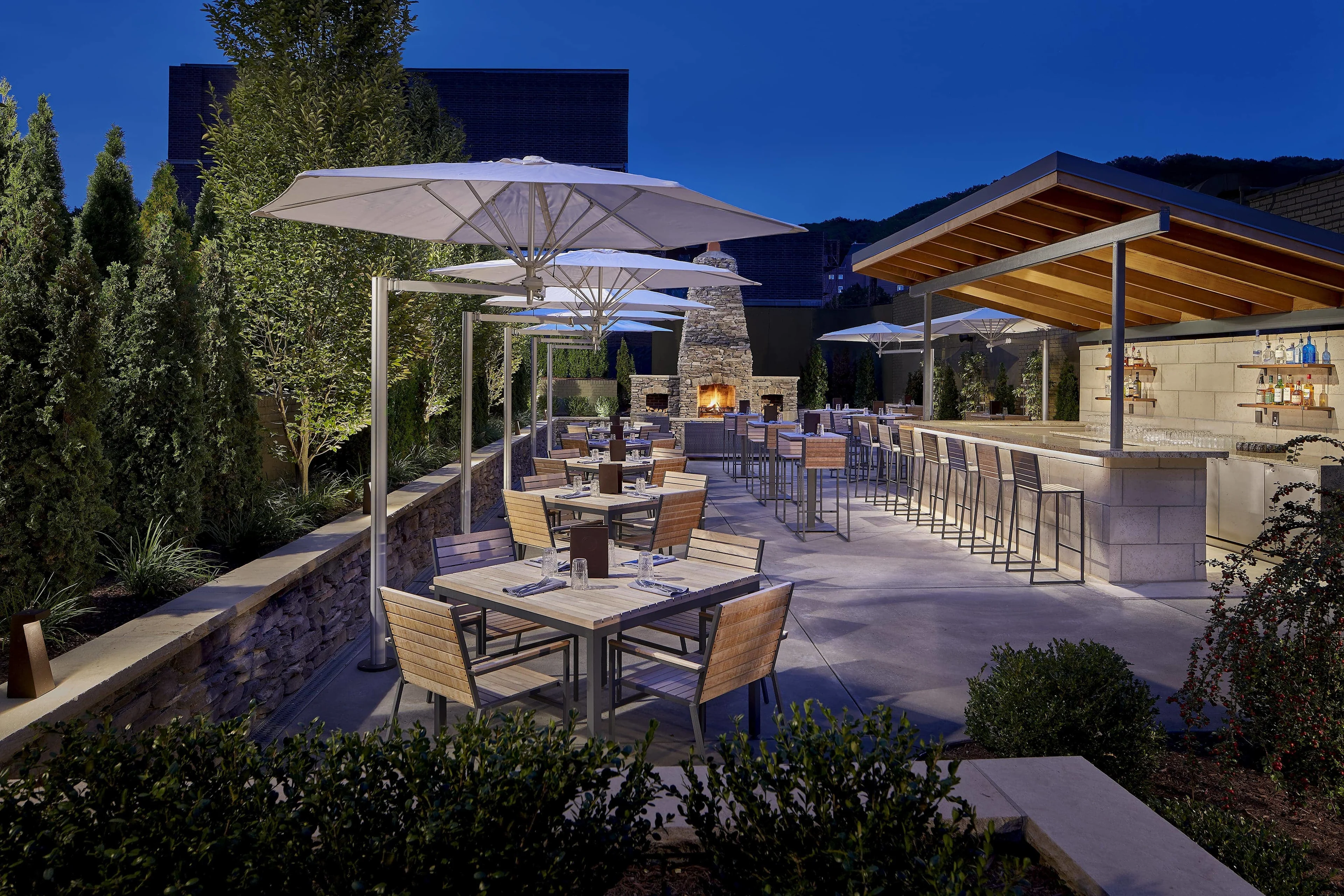 Außenbereich des Restaurants Sewickley Tavern.