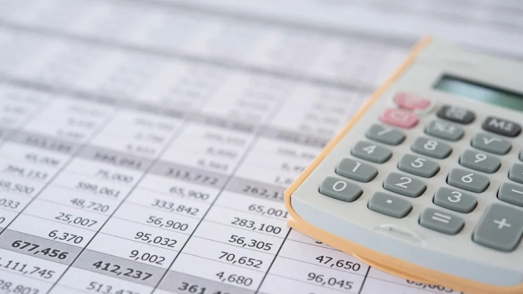 Disconnected data & spreadsheets make job costing slow & inaccurate. Weeks wasted reconciling!