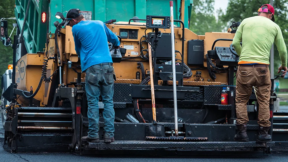Buck Brothers Asphalt Paver with Trimble Roadworks
