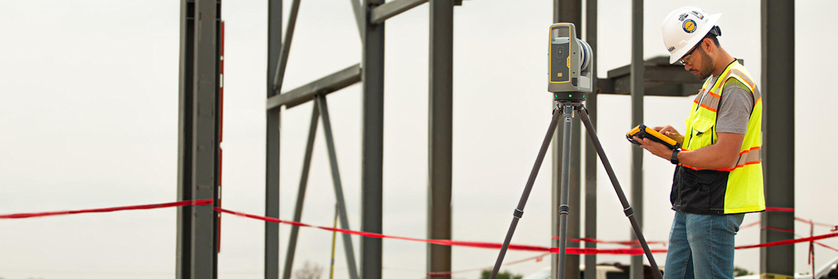 construction-blog-engineer-onsite-surveying-image