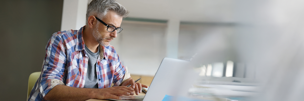 trimble-pay-blog-contractor-laptop-2560x768